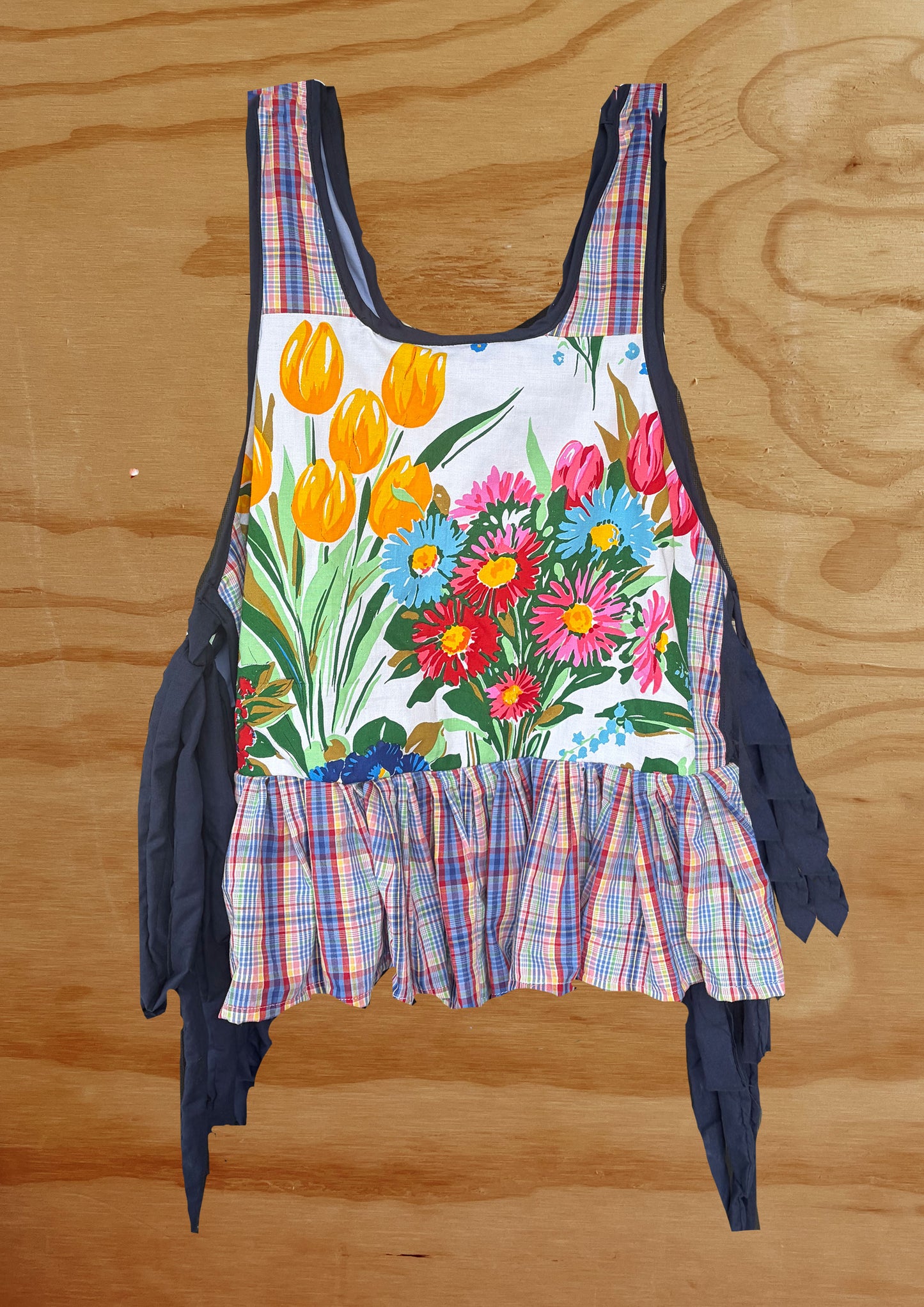 Floral Apron top Size L