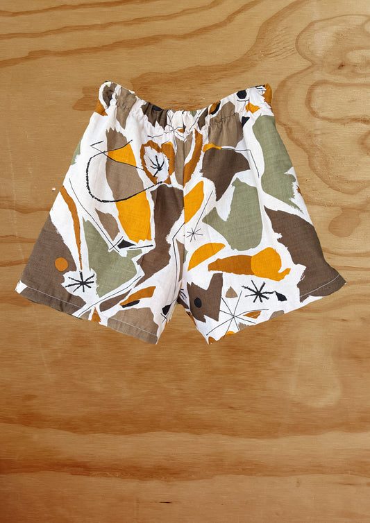 Retro 80s print short Size / Age: 9-10