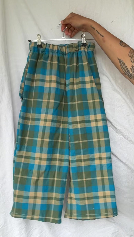 Blue and olive plaid print pant Size / Age: 9-10