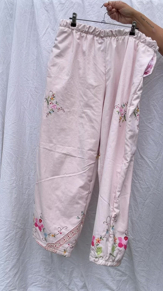 Floral embroidery Wide leg pant Size L
