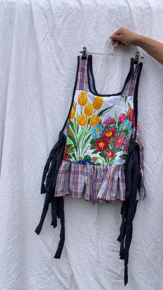 Floral Apron top Size L
