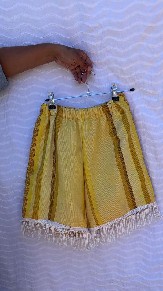 Vintage 70s print fringe short  Size / Age: 11-12