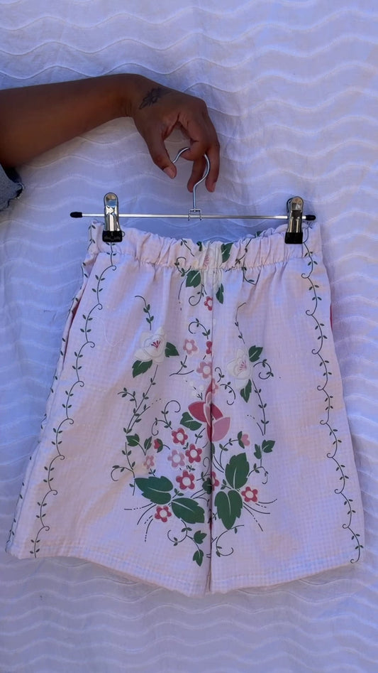 Vintage 60s floral short  Size / Age: 11-12