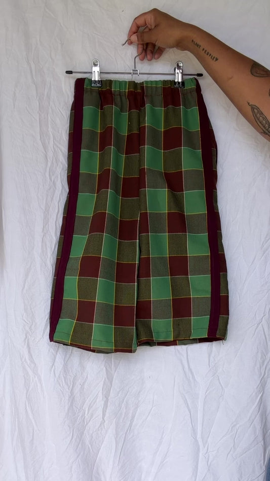 Green and brown check pant Size / Age: 6
