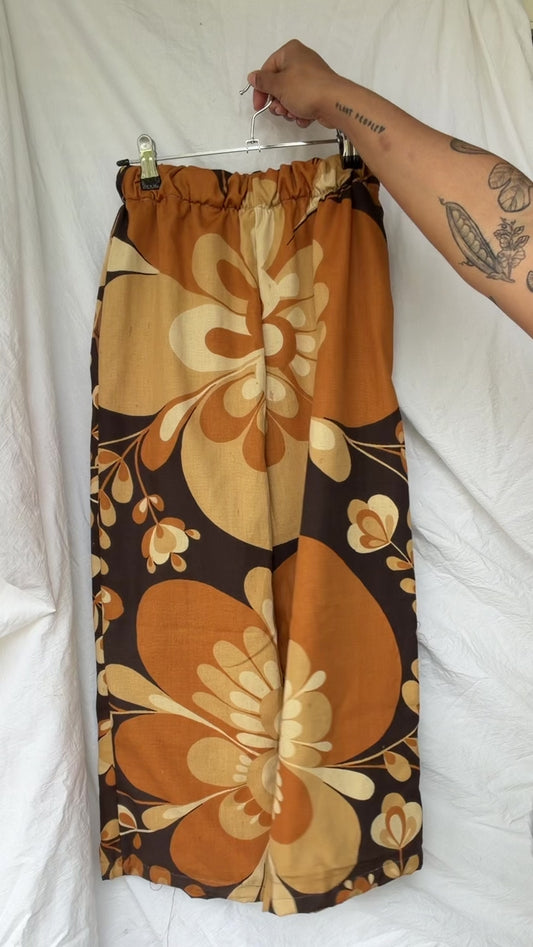 Vintage 70s brown floral print pant Size / Age: 11-12